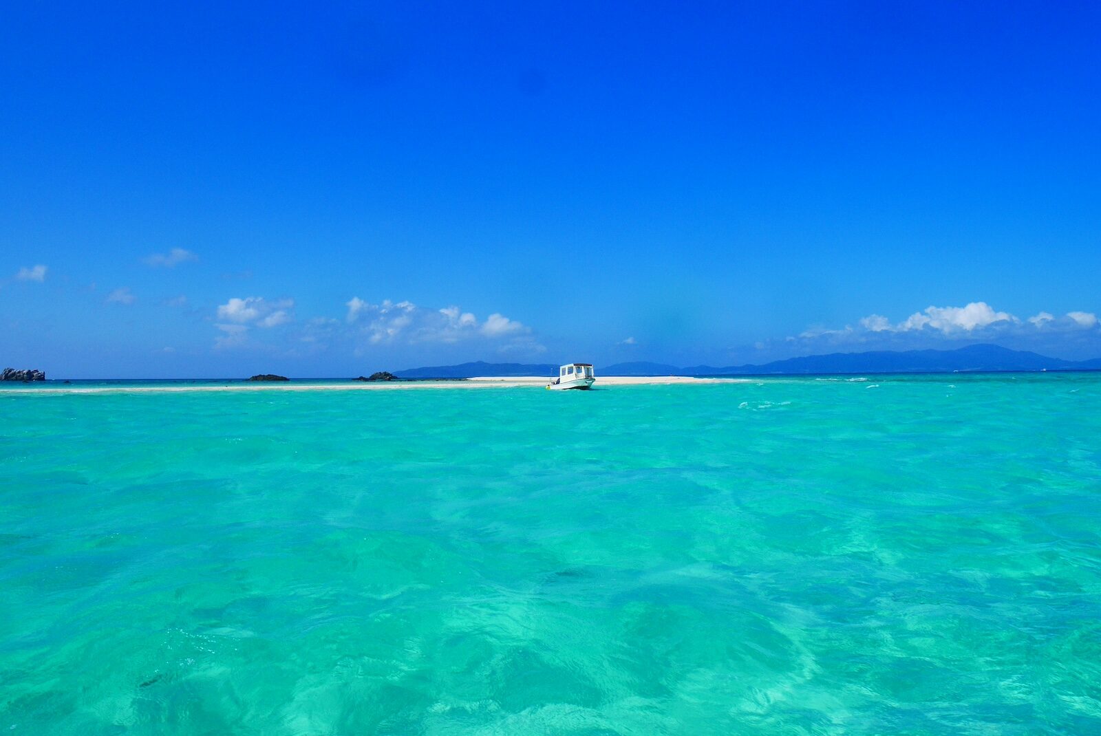 石垣島・八重山ブルーの海