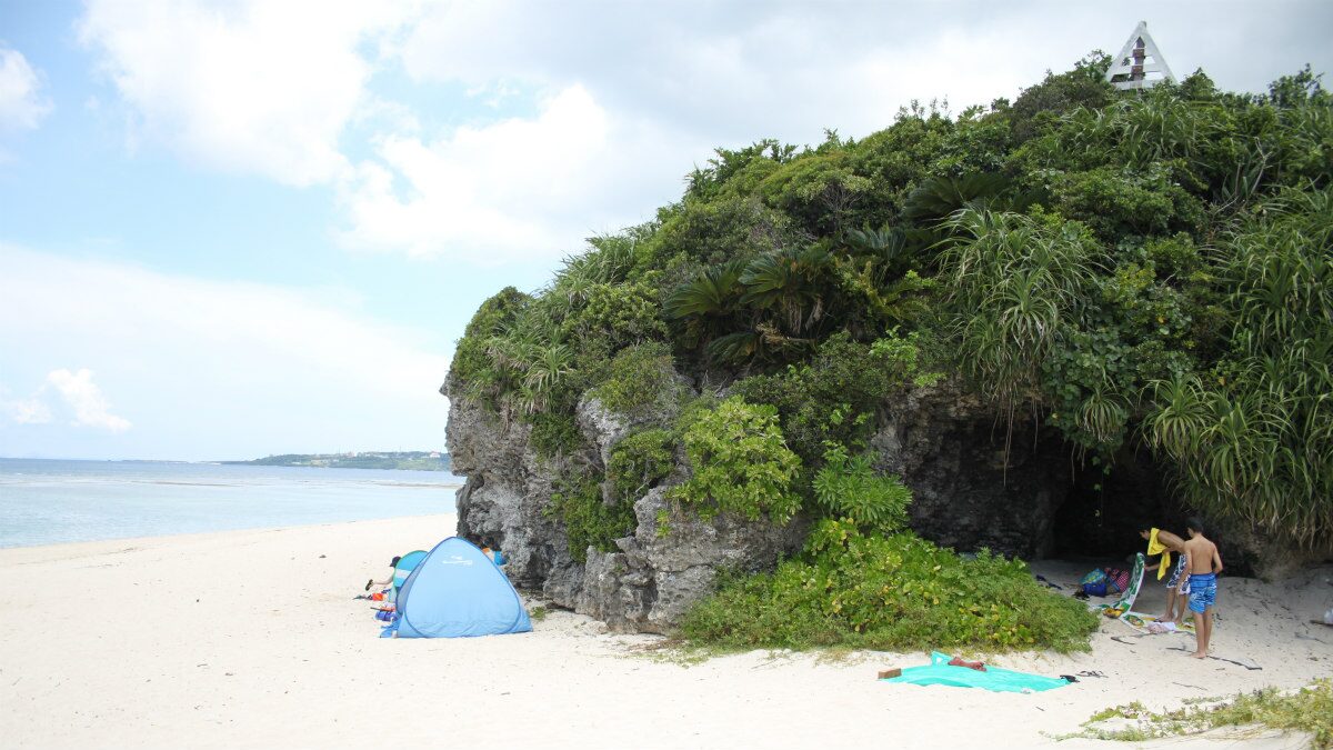 瀬底ビーチ（瀬底島） 日陰